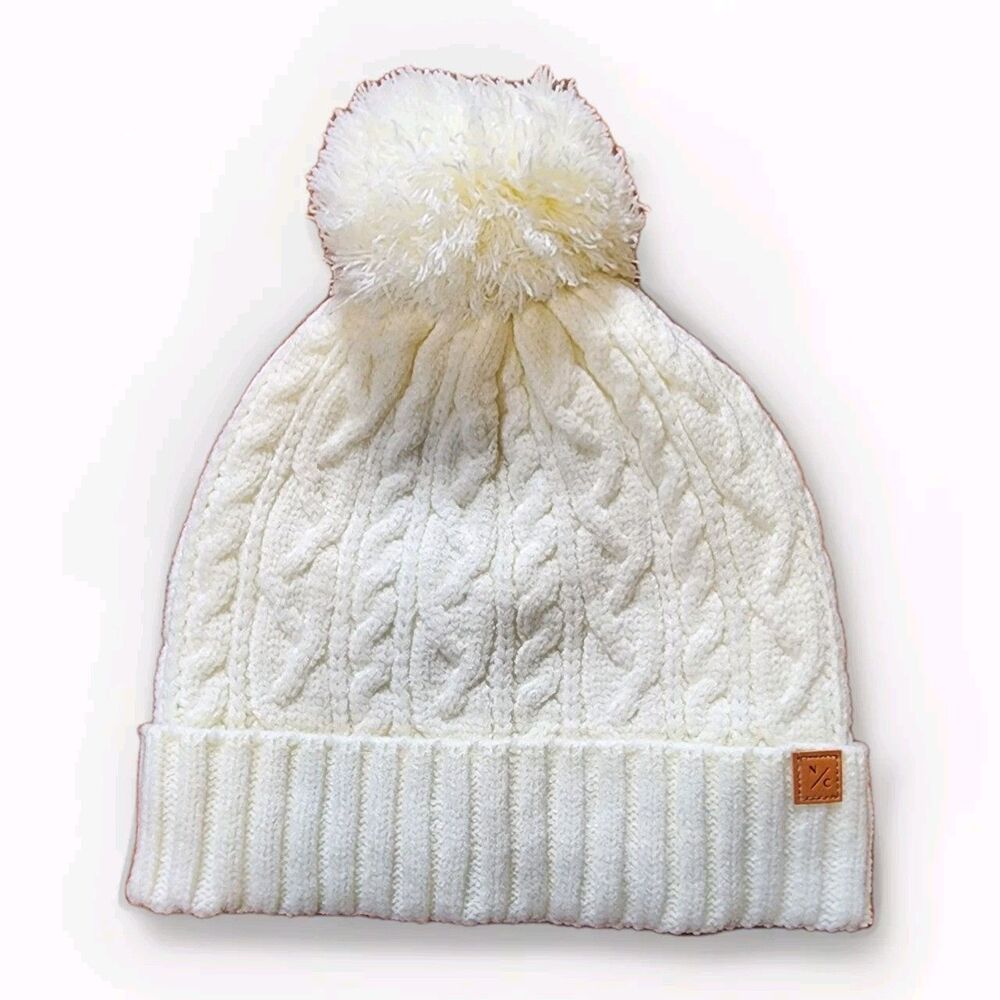 Classic Northern Classic Cable Knit Pom Pom Hat in Winter White